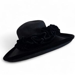 Vintage Saks Fifth Avenue Black Wool Hat Women’s Italy Velvet Band Trim